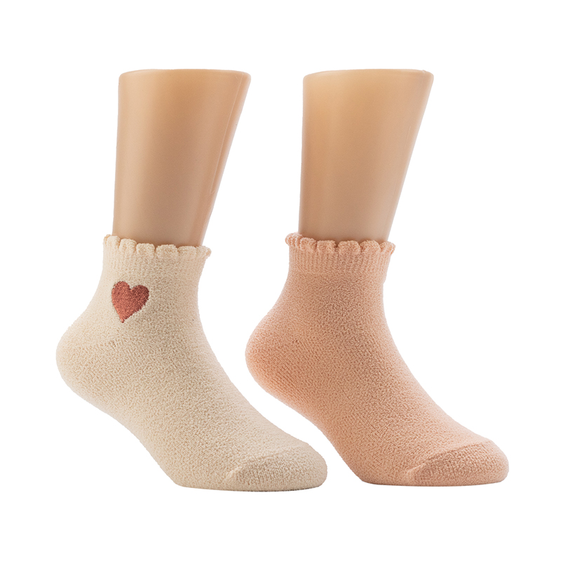 Calzini da donna Cozy Home con cuore ricamato